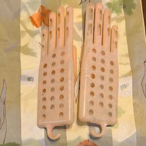 Vintage Peach Glove Dryer Set